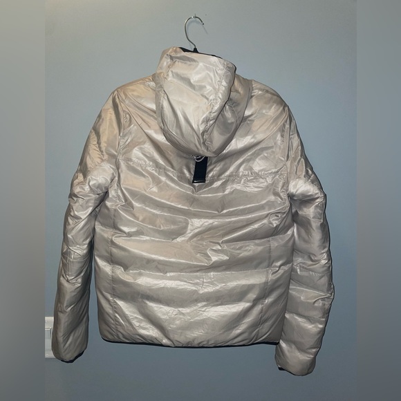 Nike Puffer Jacket - Picture 2 of 2